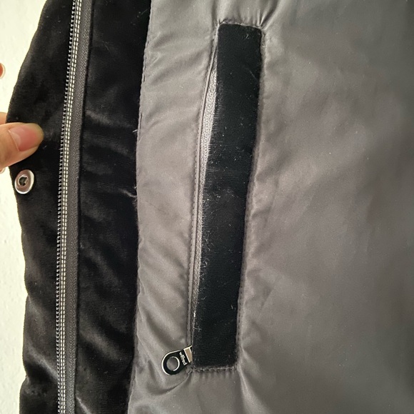 SOLD ON FB MARKETPLACE Aritzia Wilfred The Cloud Puff black velvet puffer jacket - Picture 6 of 10